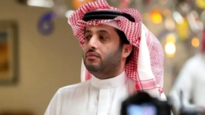 تركي آل الشيخ يعلن رقماً قياسياً جديداً لفيلم 5 Dogs