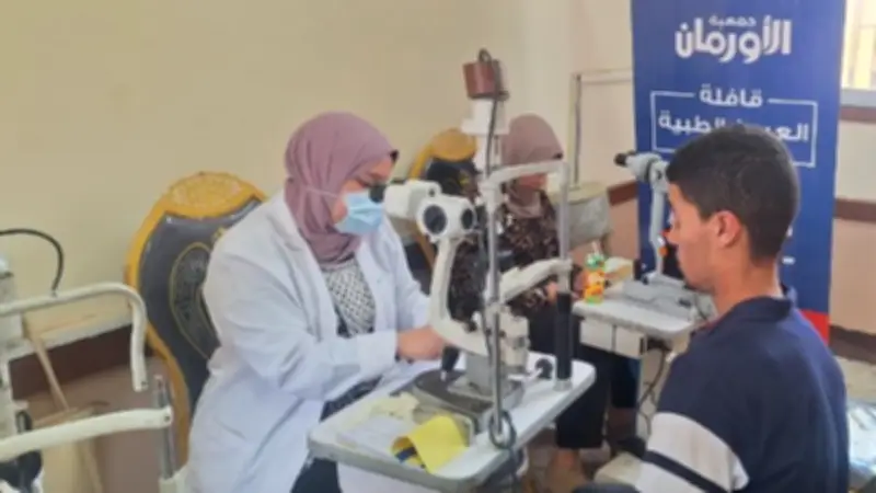 قافلة عيون مجانية تكشف وتعالج 500 مواطن في كفر الشيخ
