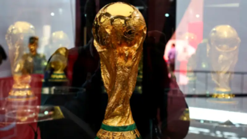 فيفا يدرس زيادة منتخبات كأس العالم إلى 64 في مونديال 2030