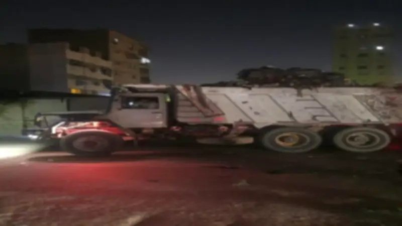 الجيزة ترفع 650 طن مخلفات من منطقة أرض الرخام بالمنيرة الغربية