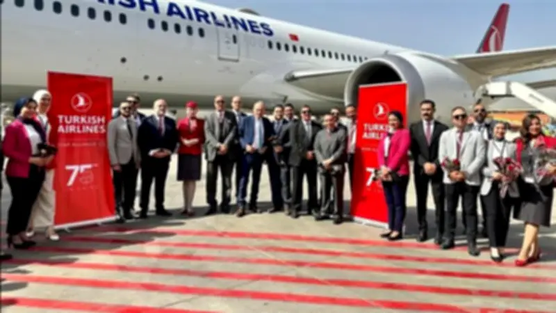 مطار القاهرة يحتفل بمرور 75 عامًا على تشغيل رحلات الخطوط التركية