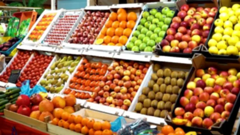 قرب عيد الفطر يقفز بأسعار 8 أصناف فاكهة في سوق العبور اليوم