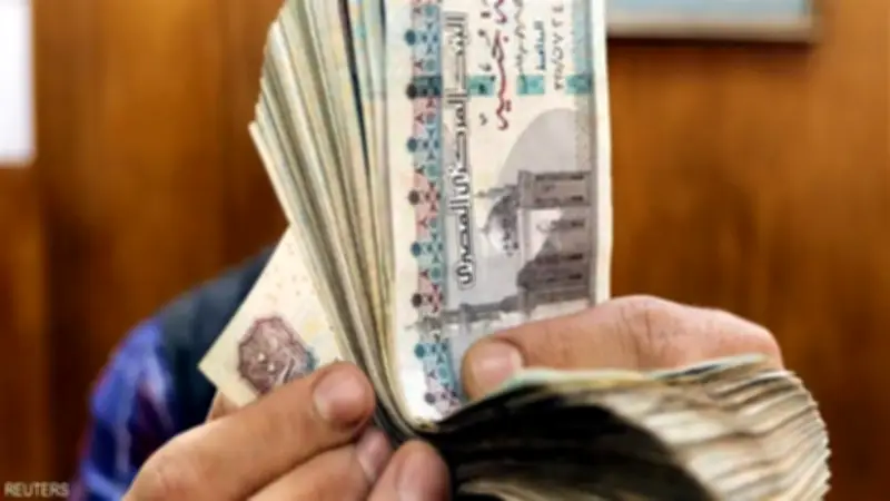 بـ8 جنيهات يوميا.. كيف تحصل السيدات العاملات من المنزل على معاش شهري؟