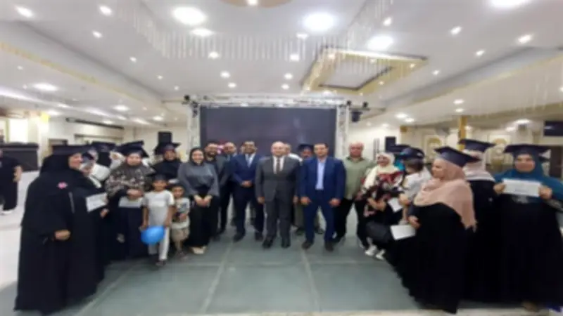 تخريج 80 متحرراً من الأمية ضمن مشروع "نور حياتهم" بالجيزة