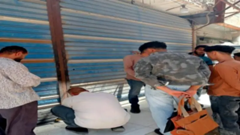 تشميع 80 محلاً تجارياً في ثلاث مراكز بالمنيا لمزاولة النشاط بدون ترخيص