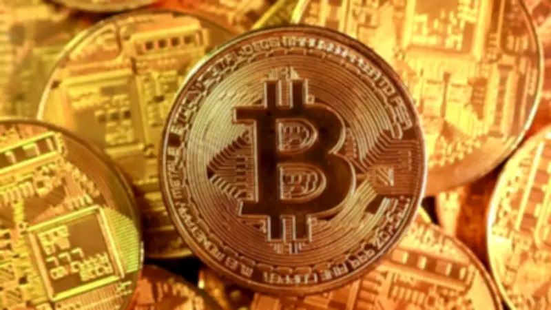 بيتكوين تستقر قرب 81 ألف دولار مع ترقب تشريعات أمريكية وتوترات جيوسياسية