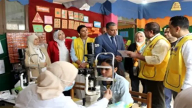الكشف الطبي على 8693 طالباً بمبادرة «عيون أطفالنا مستقبلنا» في الجيزة