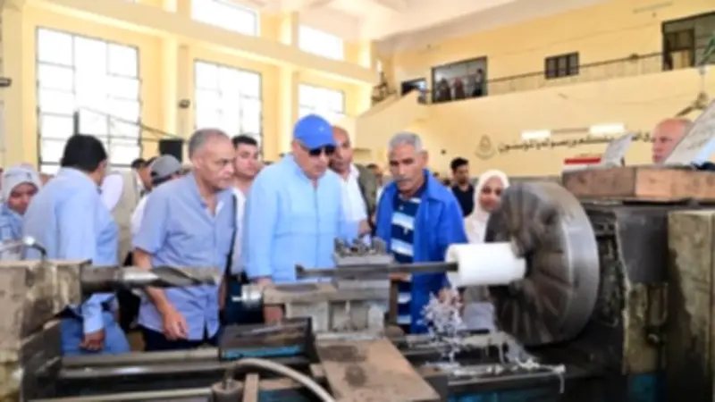 سويلم يوجه التحية للعاملين بوزارة الري بمناسبة عيد العمال