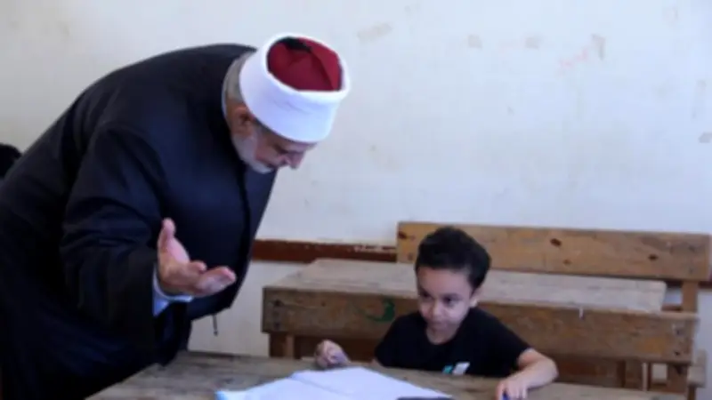 الأزهر يبدأ تطبيق اللغة الفرنسية بالمرحلة الابتدائية في المعاهد النموذجية