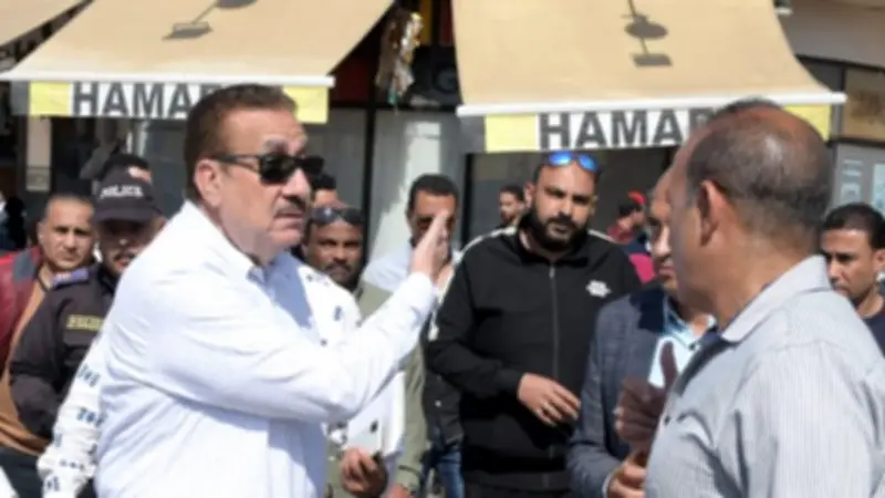 محافظ بورسعيد يتفقد مول الأوتليت بحي العرب ويوجه بإزالة الإشغالات