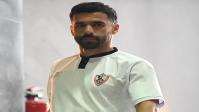 بالفيديو: عبد الله السعيد ينفجر غضبًا بعد استبداله في قمة الأهلي والزمالك