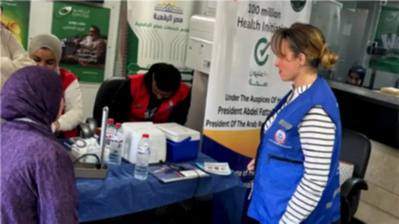 صحة الإسماعيلية تقدم خدمات طبية مجانية لكبار السن بمركز بريد الشيخ زايد