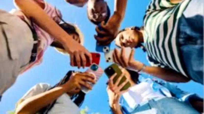 استراحة مذهلة.. ماذا يحدث لجسمك عند قضاء أسبوع بدون سوشيال ميديا؟