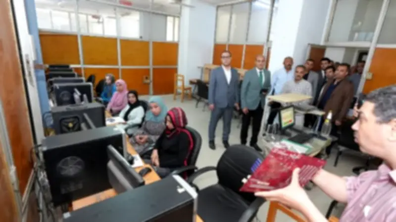 محافظ أسيوط يتفقد مركز التدريب ويشيد ببرامجه لتأهيل الشباب