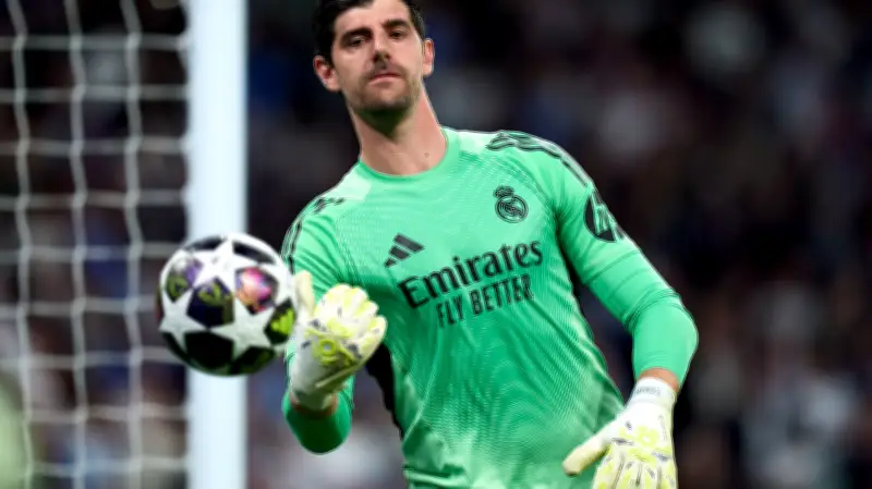ريال مدريد يحسم موقف كورتوا من المشاركة في الكلاسيكو بعد التعافي