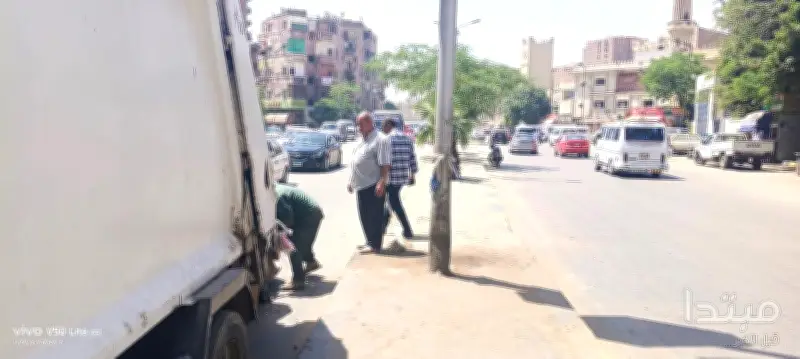 محافظ الجيزة يوجه بإزالة موقف سرفيس عشوائي وتعديات المقاهي والمحال بالشوارع