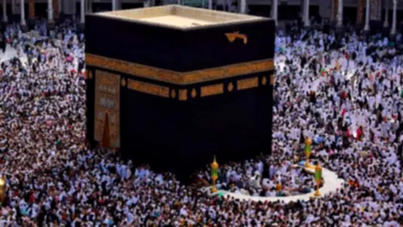 والدي مسن مصاب بألزهايمر فهل تسقط عنه فريضة الحج؟ الإفتاء تجيب