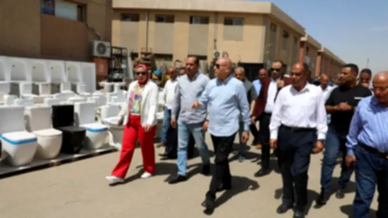 محافظ القاهرة يتفقد السوق التونسي الحضاري بحي البساتين ويوجه بتشكيل مجلس أمناء