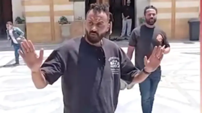 إبراهيم سعيد يشكر الصحفيين على حضور جنازة والدته: أنتم إخواتي
