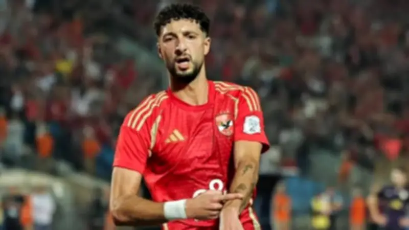 وسام أبو علي يحتفل بطريقته الخاصة بفوز الأهلي على الزمالك