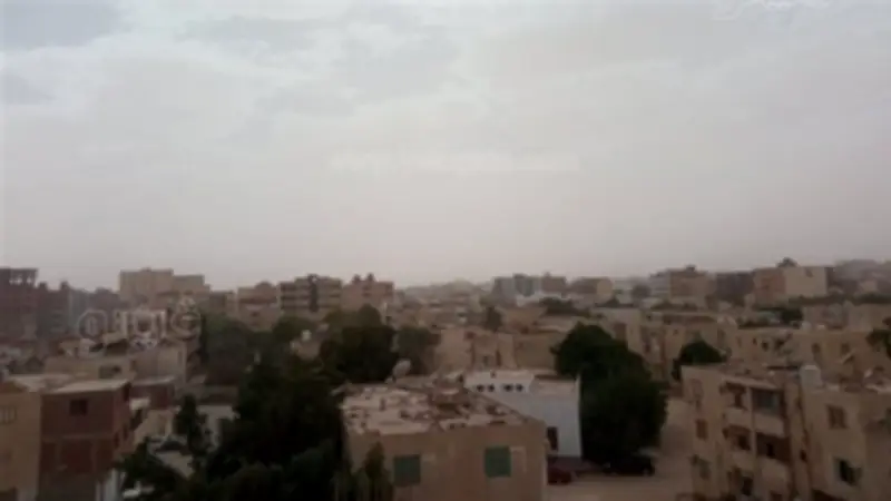 عاصفة ترابية تضرب الوادي الجديد وتحذيرات للسائقين والمرضى
