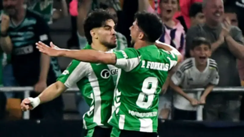 نجم المغرب عبد الصمد الزلزولي يتوج بجائزة لاعب الشهر في ريال بيتيس