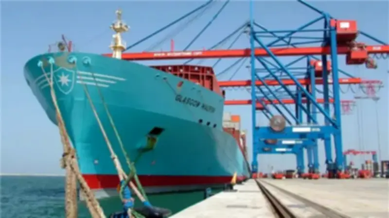 انتظام حركة الملاحة بموانئ البحر الأحمر ومتابعة حالة الطقس