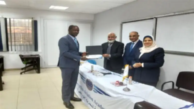 انتهاء دورة أنظمة الإنارة بالمطارات لمهندسي إسواتيني في الأكاديمية المصرية