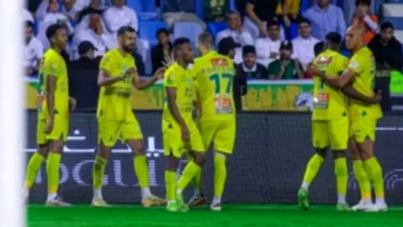 الخليج يتغلب على ضمك بهدفين نظيفين في الدوري السعودي