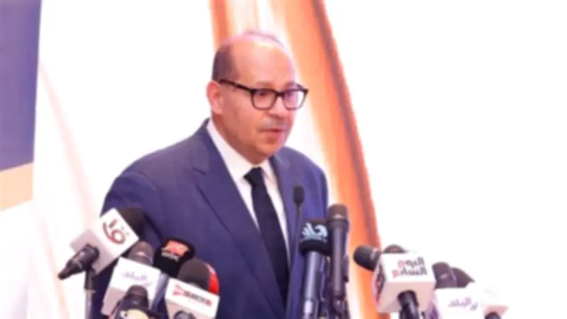 ياسر إدريس يتفرغ للأولمبية المصرية والاتحاد الدولي ويعتذر عن رئاسة اتحاد السباحة