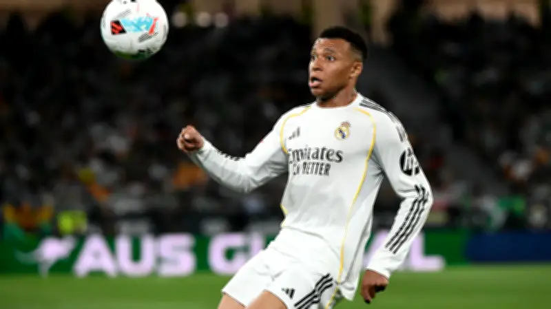 من التوسل إلى الإذلال.. مقال مدريدي يدافع عن مبابي
