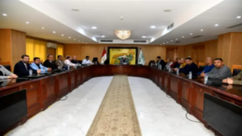 محافظ الفيوم ونقابة الفلاحين يبحثان سبل تطوير القطاع الزراعي