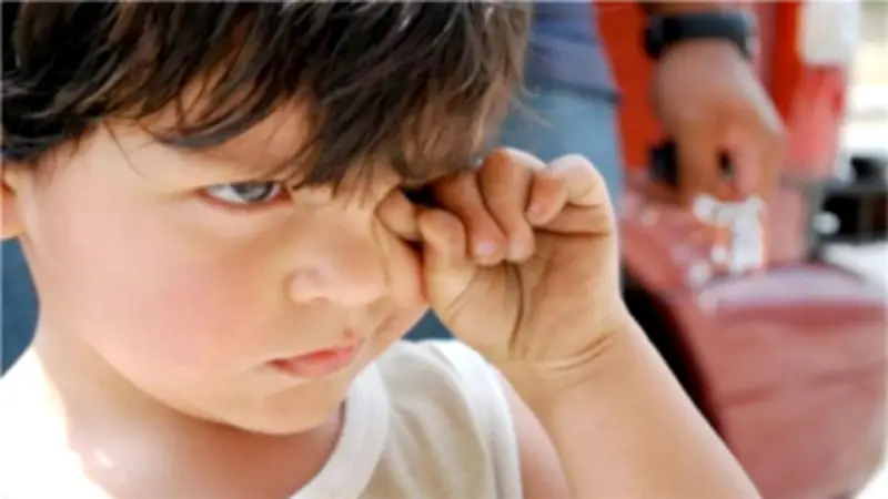 خطر خفي.. عادة يومية للأطفال تؤثر سلباً على صحة العين