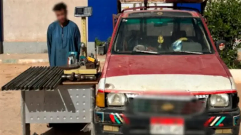 ضبط عاطل لسرقته أجزاء من منظومة طاقة شمسية بالوادي الجديد