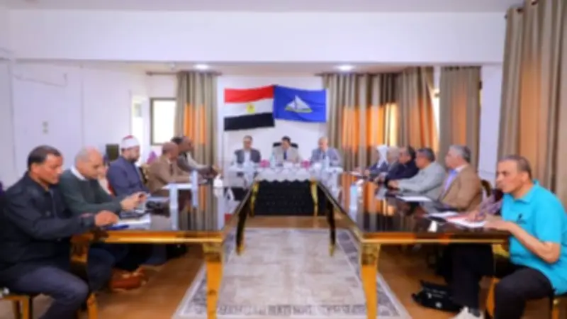 محافظ دمياط يتفقد فارسكور ويستمع لمطالب الأهالي في لقاء مباشر