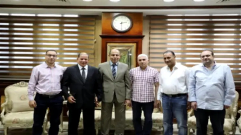 محافظ المنيا يبحث مع نواب البرلمان الملفات الخدمية والتنموية
