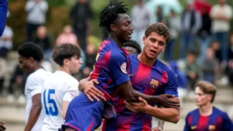 حمزة عبد الكريم يقود برشلونة للتتويج بصدارة المجموعة في الدوري الإسباني للشباب