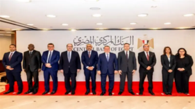 محافظ المركزي يلتقي رئيس بنك التنمية الإفريقي لتعزيز التعاون الاقتصادي