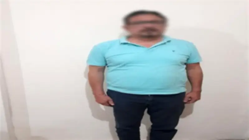 ضبط مدير مدرسة بالجيزة لاتهامه بسلوك غير لائق مع تلميذة داخل مكتبه