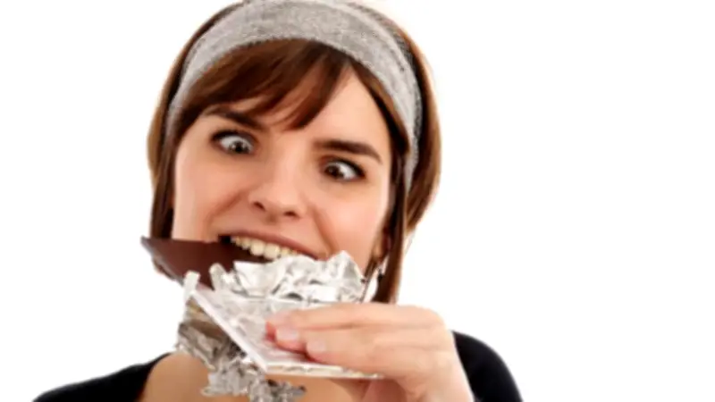 خبير تغذية يحذر: النوتيلا وحلويات الأرفف تدمر الكبد