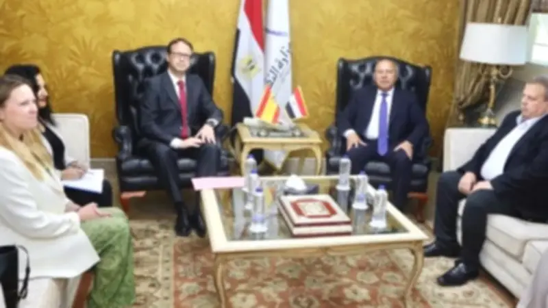 مصر وإسبانيا تبحثان تعزيز التعاون في قطاعات النقل