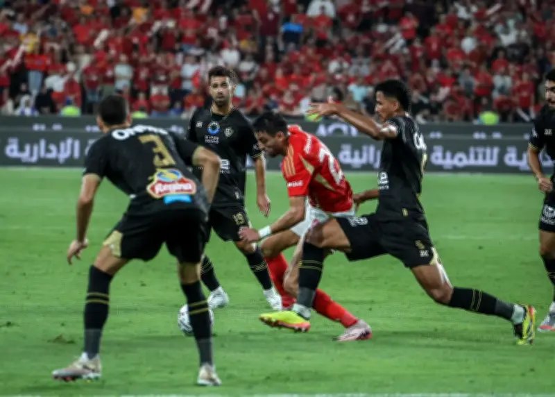 غيابات مؤثرة تضرب الأهلي والزمالك وبيراميدز في الجولة الأخيرة