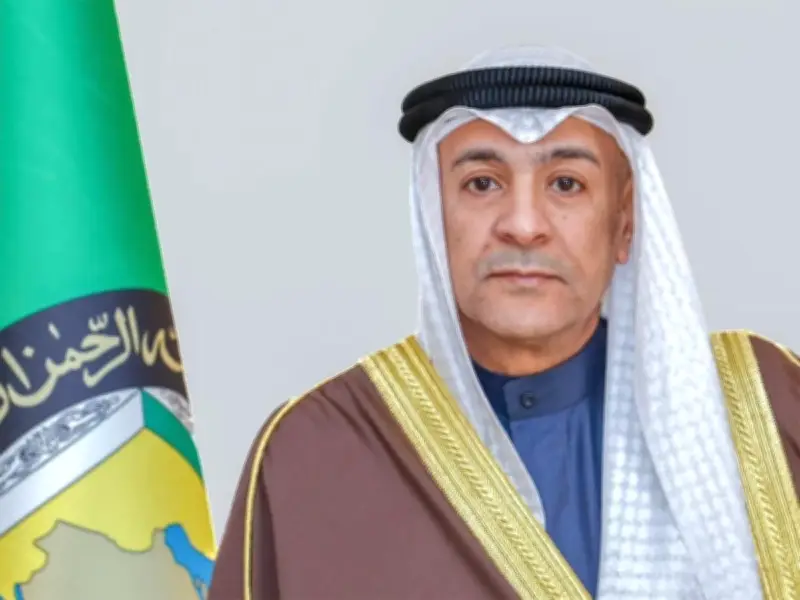 أمين التعاون الخليجي يدين استهداف ناقلة إماراتية في مضيق هرمز