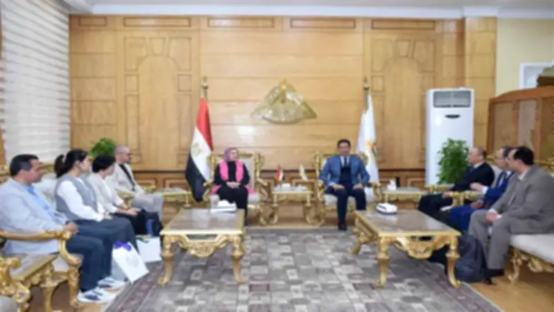 رئيس جامعة بنها يبحث تعزيز التعاون مع وفد جامعة وسط الصين الزراعية