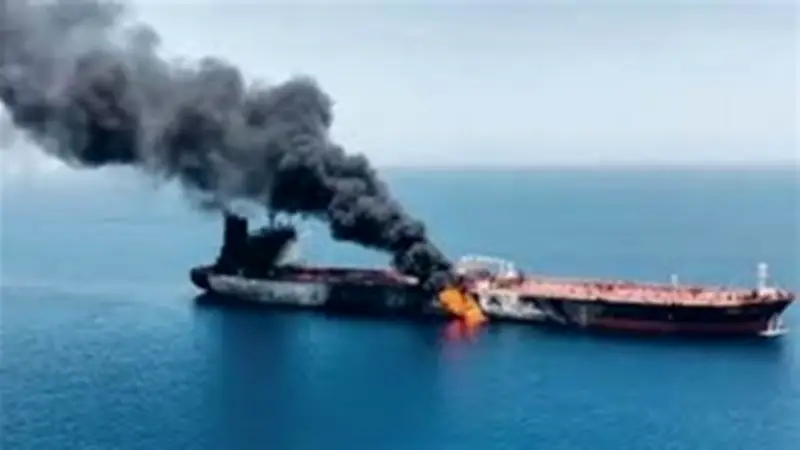 حادث بحري شمال دبي وحريق بغرفة محركات سفينة شحن