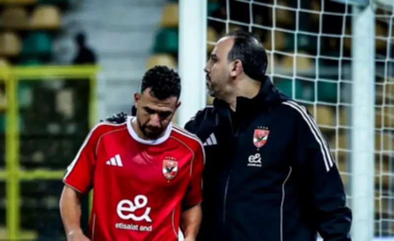 طبيب الأهلي يكشف موقف ثلاثي الفريق من المشاركة في المباريات