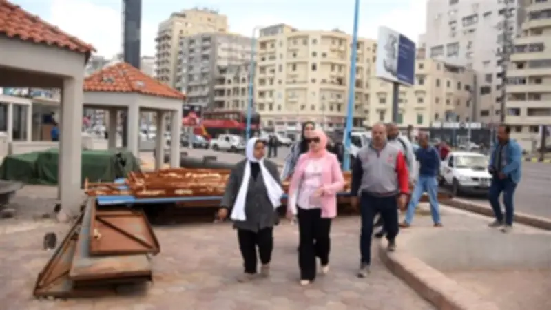 نائب محافظ الإسكندرية تجري جولة موسعة بحي وسط لتحسين المظهر الحضاري