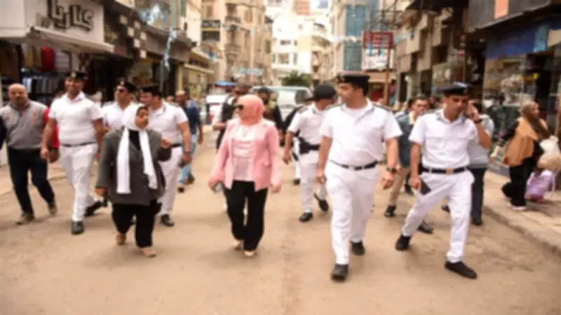 نائب محافظ الإسكندرية توجه بإجراءات قانونية ضد المحال المخالفة بحي وسط