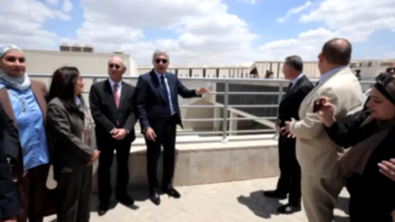 وزير السياحة يدشن محطة طاقة شمسية بالمتحف المصري الكبير