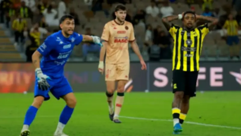 الاتحاد يهدر نقطتين بتعادل مخيب مع الخلود في الدوري السعودي